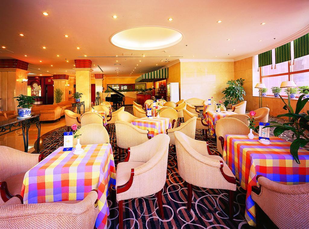 Sea Horizon Hotel Далиен Екстериор снимка